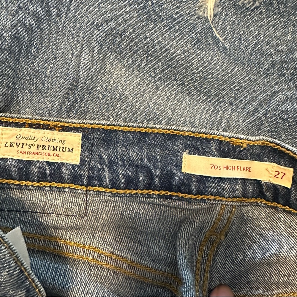 NWOT Levi’s Premium 70s High Flare Jeans size 27 - Picture 3 of 3